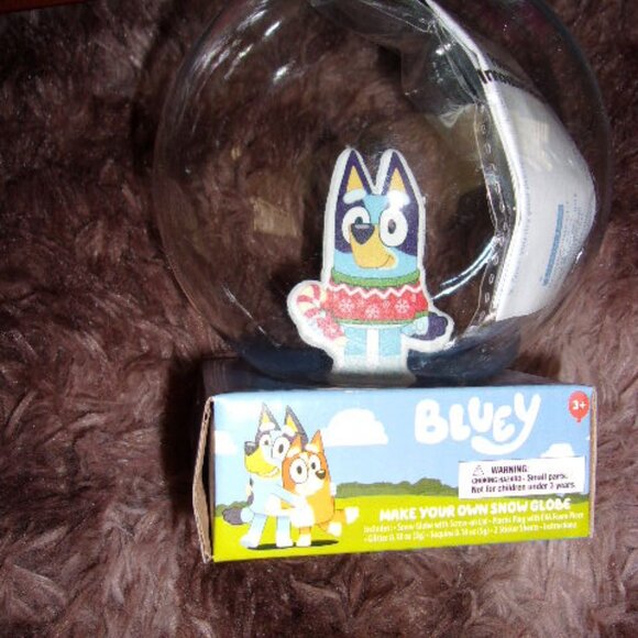 NEW Disney Bluey Make Your Own Snow Globe Arts Craft Kit Glitter Stickers - Picture 2 of 2